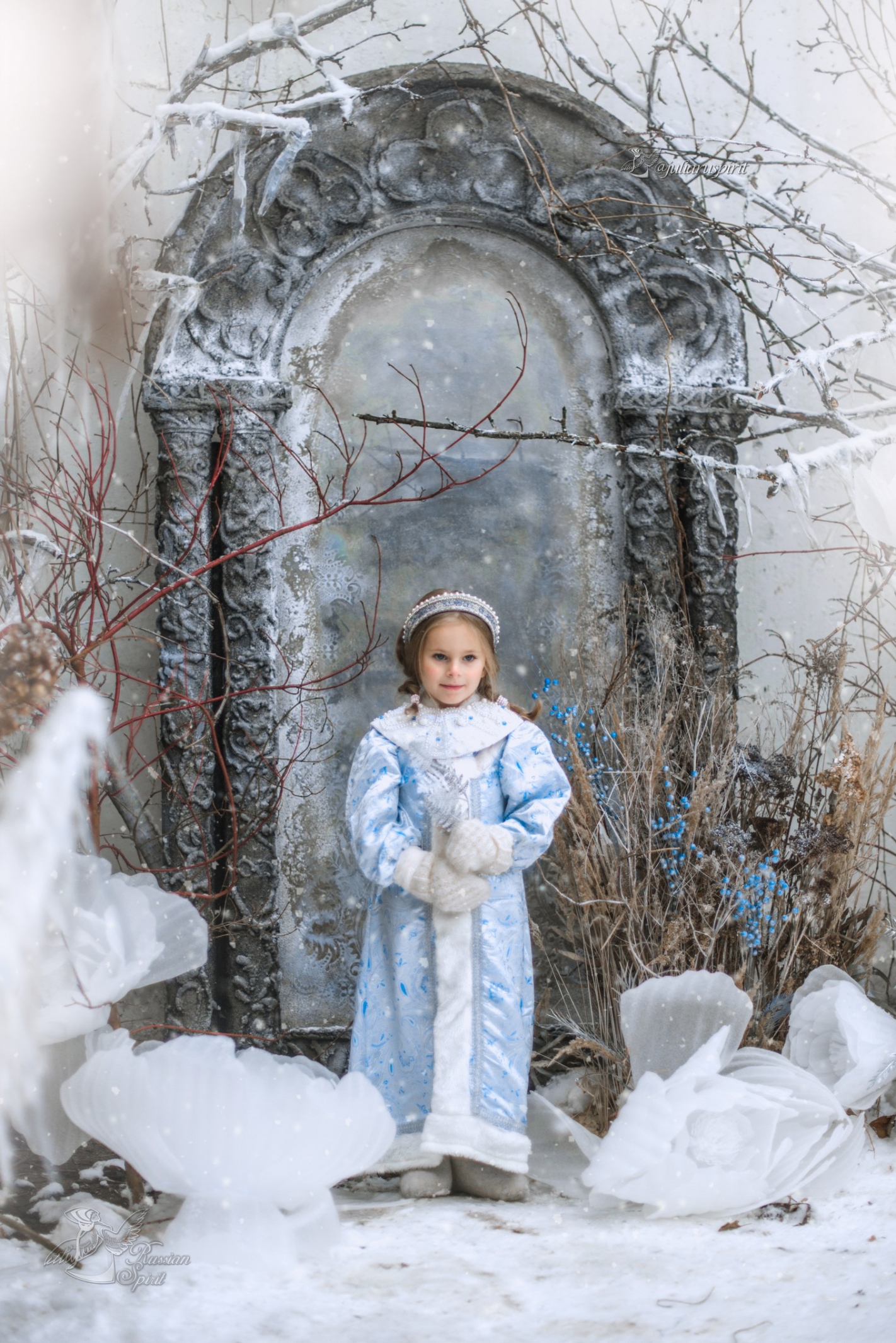 Девочка в костюме снегурочки - фотосессия