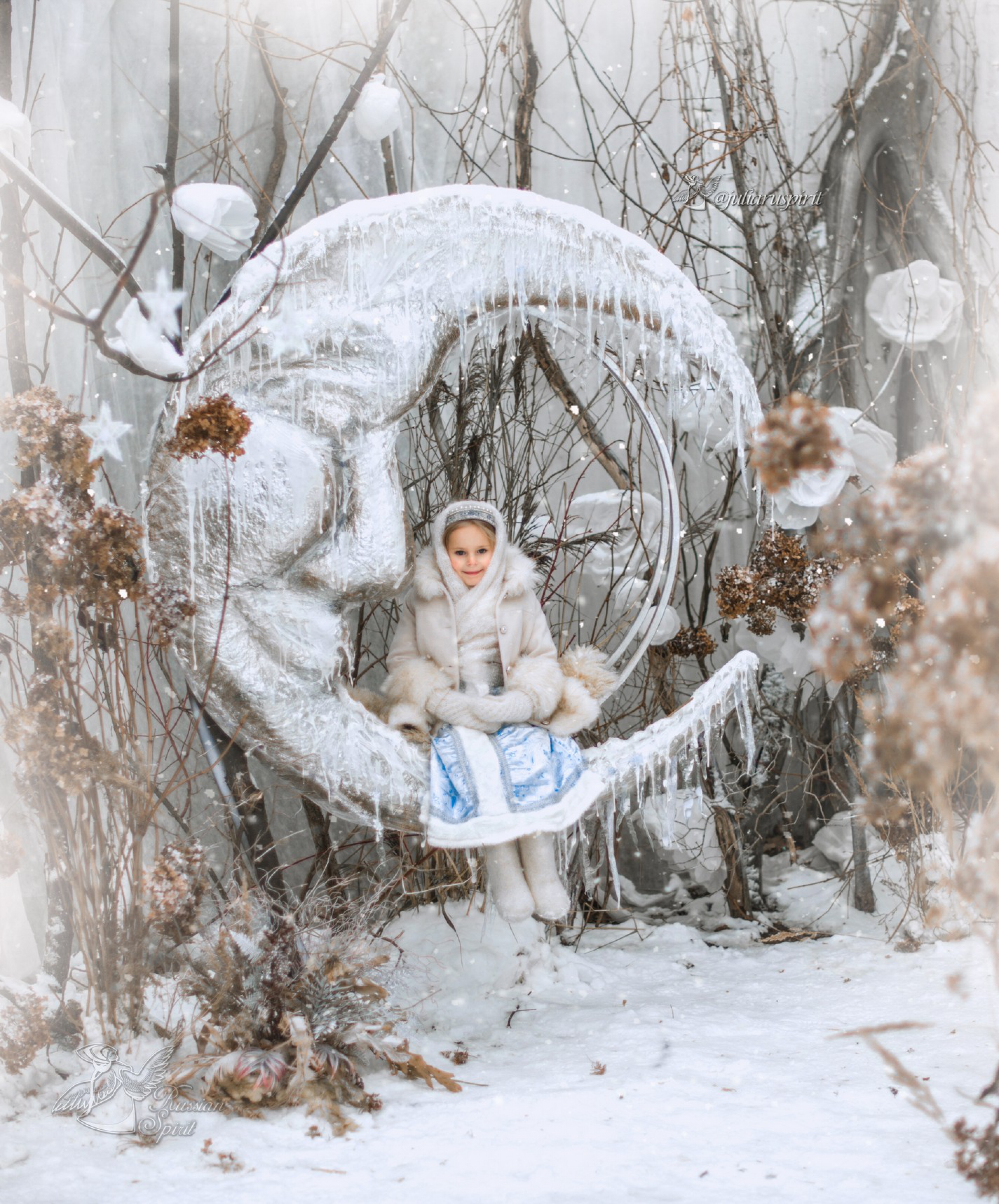 Фотосессия с месяцем в костюме снегурочки